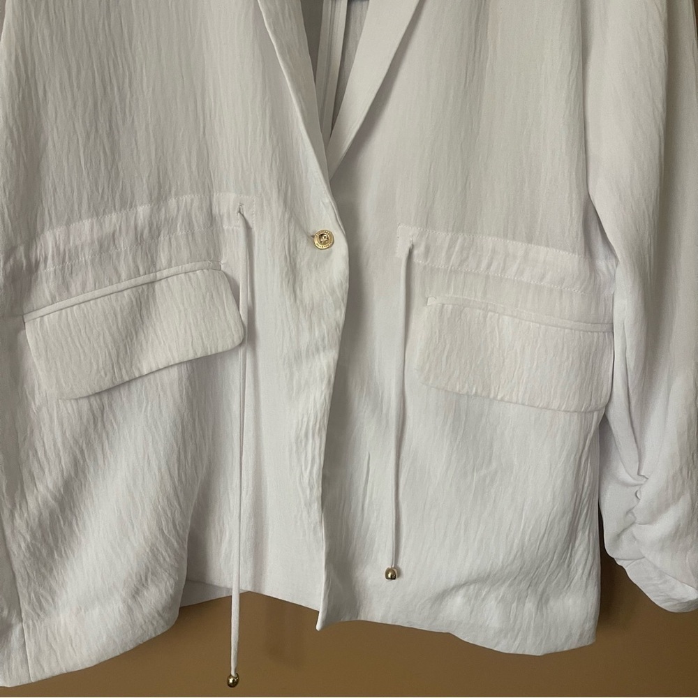 Halston Heritage Classic White Blazer - Picture 2 of 8